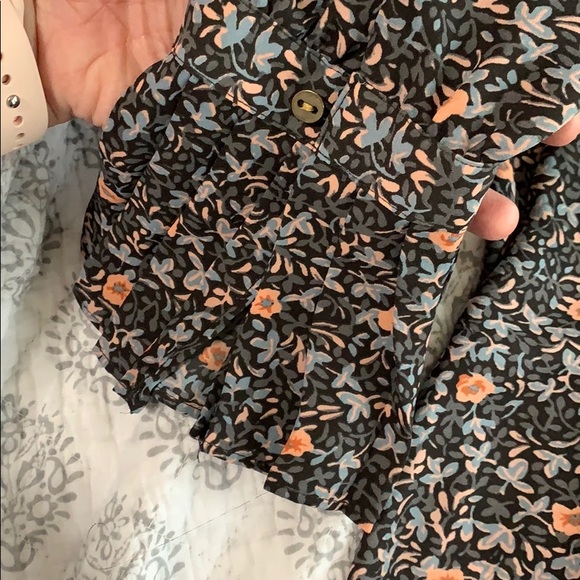 Loft Floral Long Sleeve Top - Picture 2 of 7